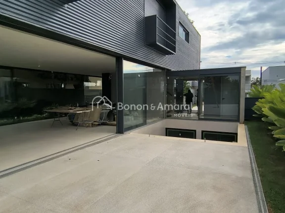 Imagem Maravilhoso sobrado em fase final de acabamento, com 316 mÂ² de construÃ§Ã£o, arquitetura contemporÃ...