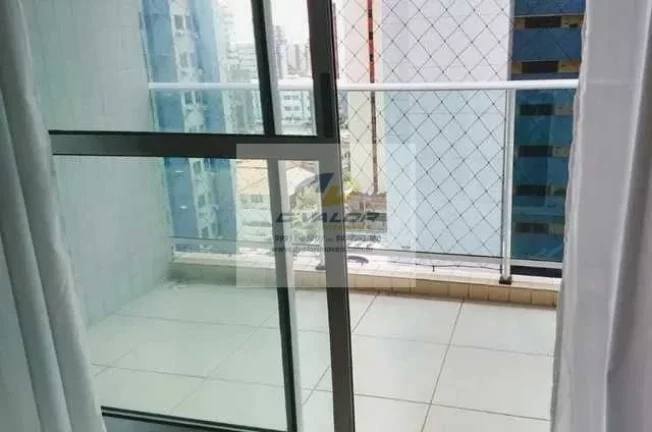 Imagem Vendo Apartamento, Mobiliado, com 73 m², 2 quartos, 1 suíte, sala p/ ambientes e 1 vaga