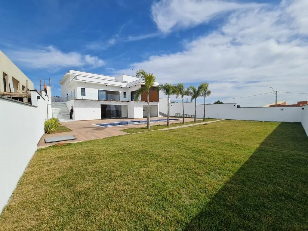 Imagem Linda Casa Térrea no Ecoresidencial Fazenda Jequitibá com 456m².