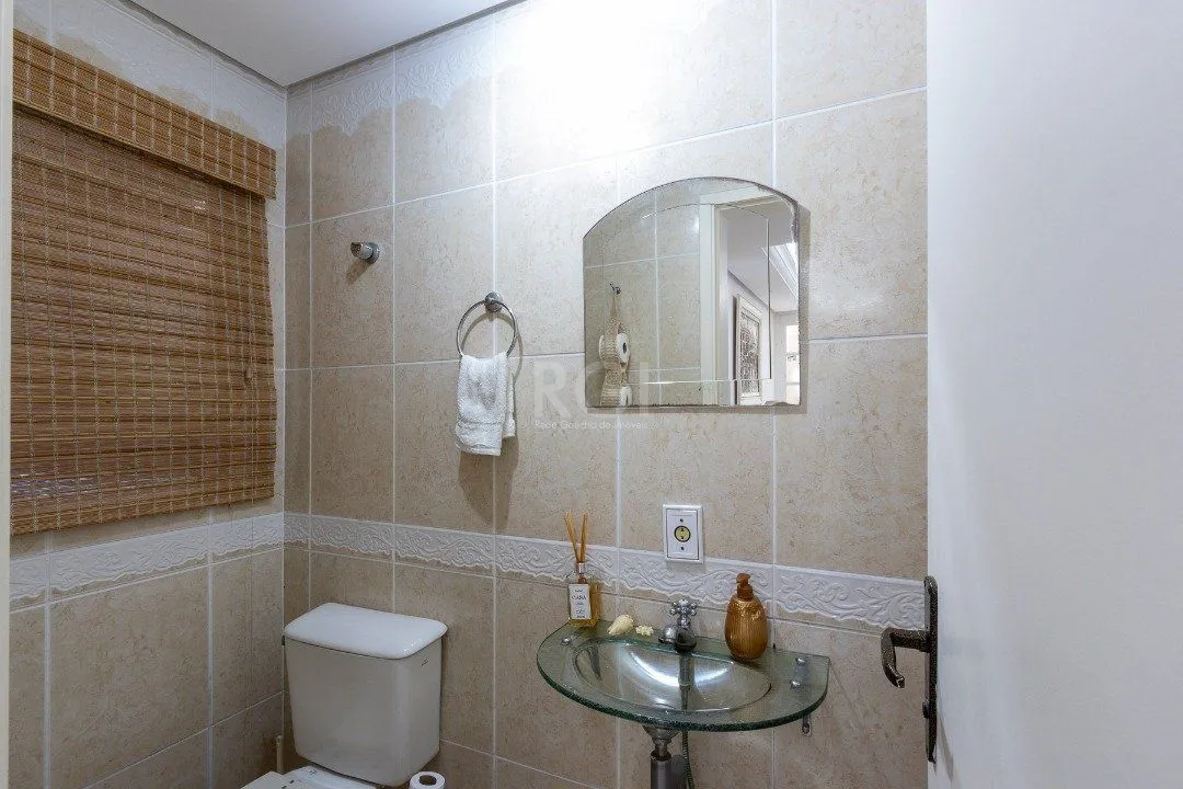 Imagem Casa Condominio para Venda - 300m², 4 dormitórios, sendo 2 suites, 2 vagas - Ipanema