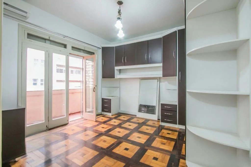 Imagem Apartamento de 3 dormitórios à venda no Bairro Centro Histórico - Porto Alegre