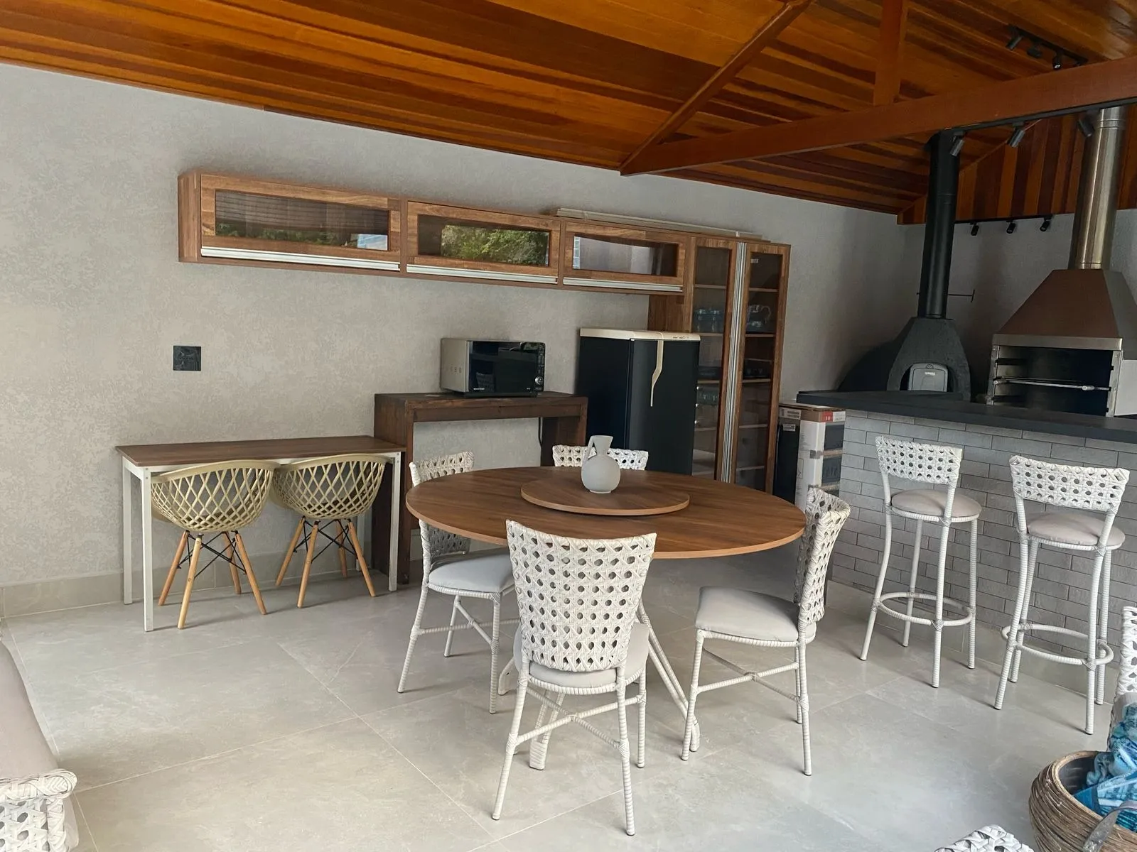 Imagem Casa de Alto Padrão à Venda no Alphaville 01 em Barueri, 5 suítes, 530 m², piscina, sauna, sala de cinema e terreno de 631 m²