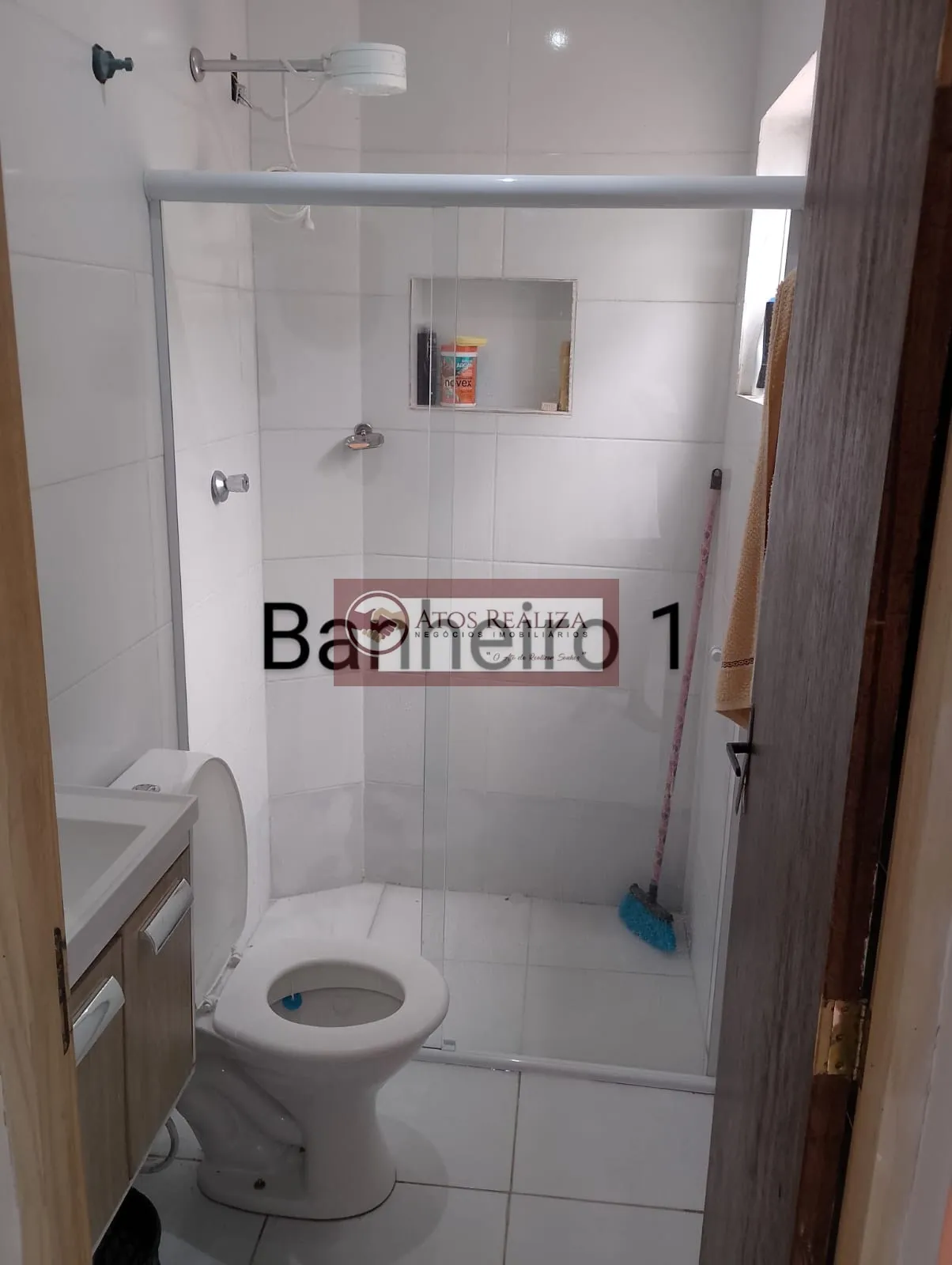 Imagem Vendo Oportunidade em parelheiros, Sobrado 3 Dormitórios, cozinha Americana, 2 Banheiros, Garagem e pronto comercial, valor de oportunidade, R$: 180.000. Aproveite.