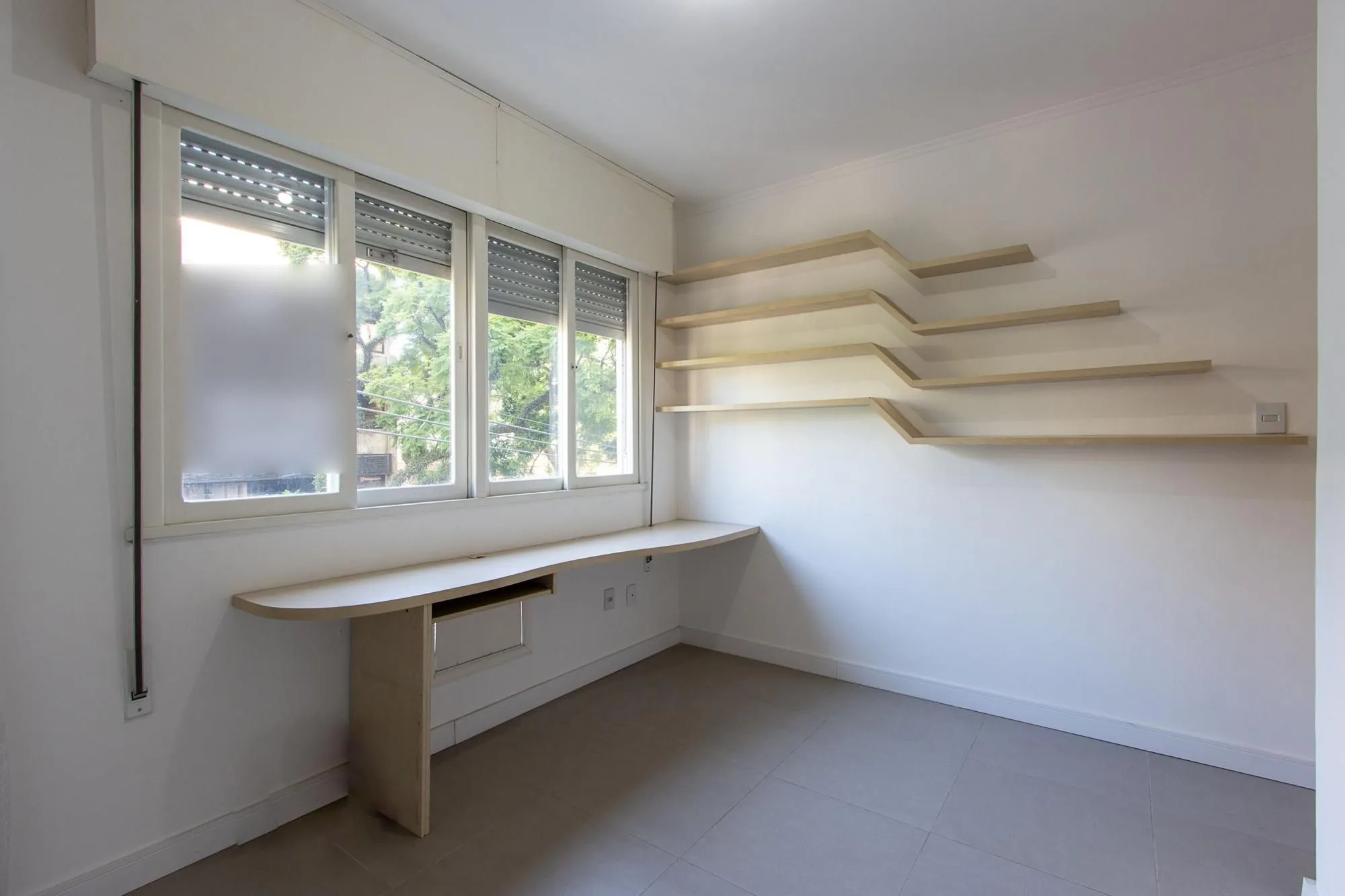 Imagem Apartamento à venda no bairro Moinhos de Vento, em Porto Alegre - RS. Com área privativa de 100.73m².
