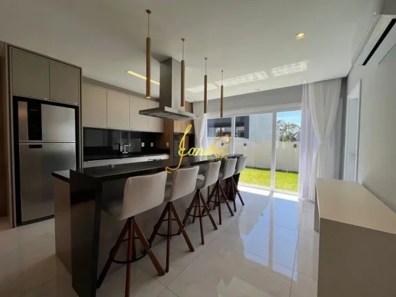 Imagem Casa térrea com 03 suítes, 150m² de área construída