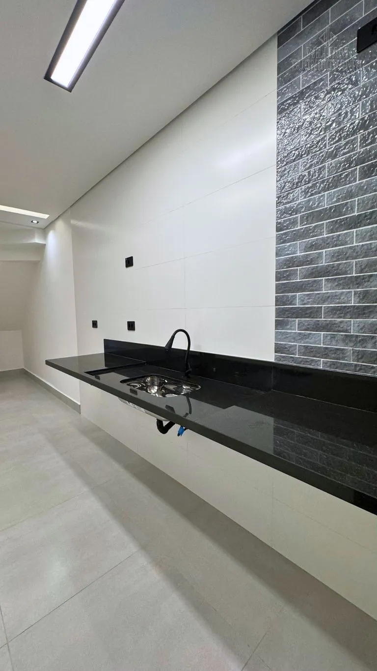 Imagem Casa Térrea 2 Dormitórios com Quintal - 57m²