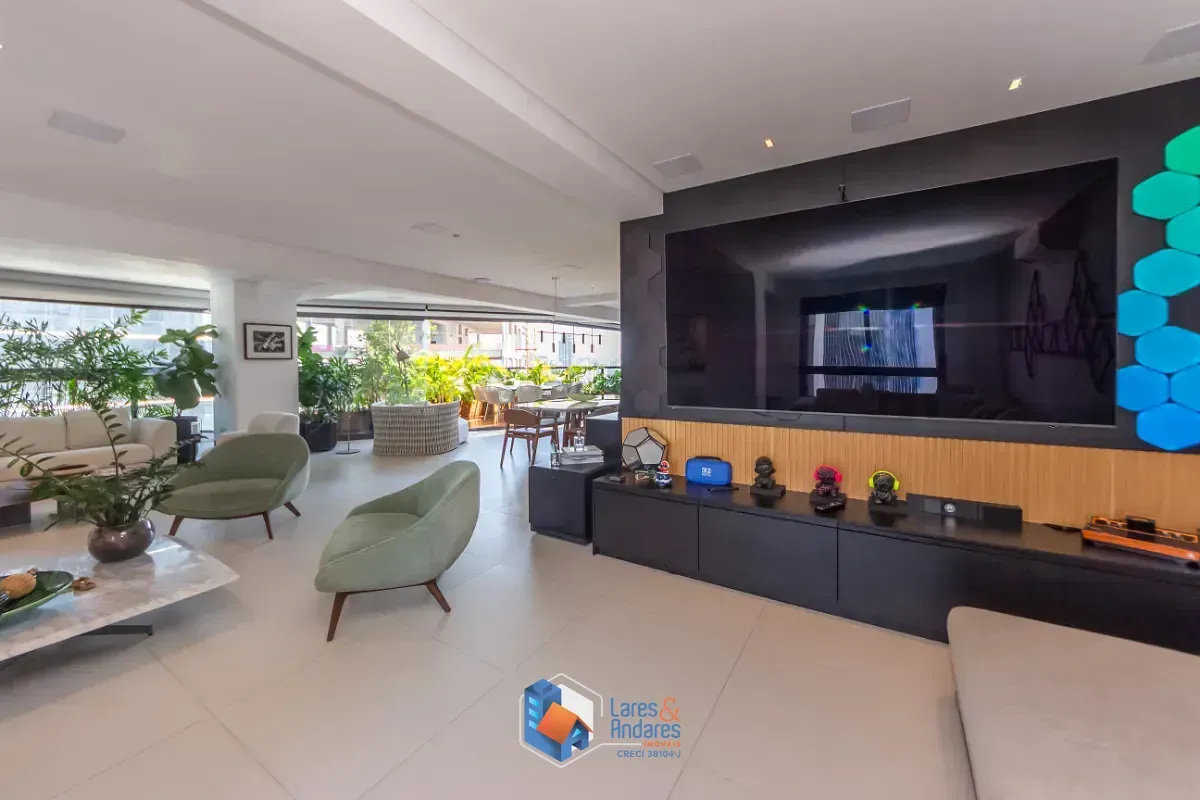 Imagem Duplex para venda em Chácara Santo Antônio com 4 quartos, sendo 4 suítes, 270m²