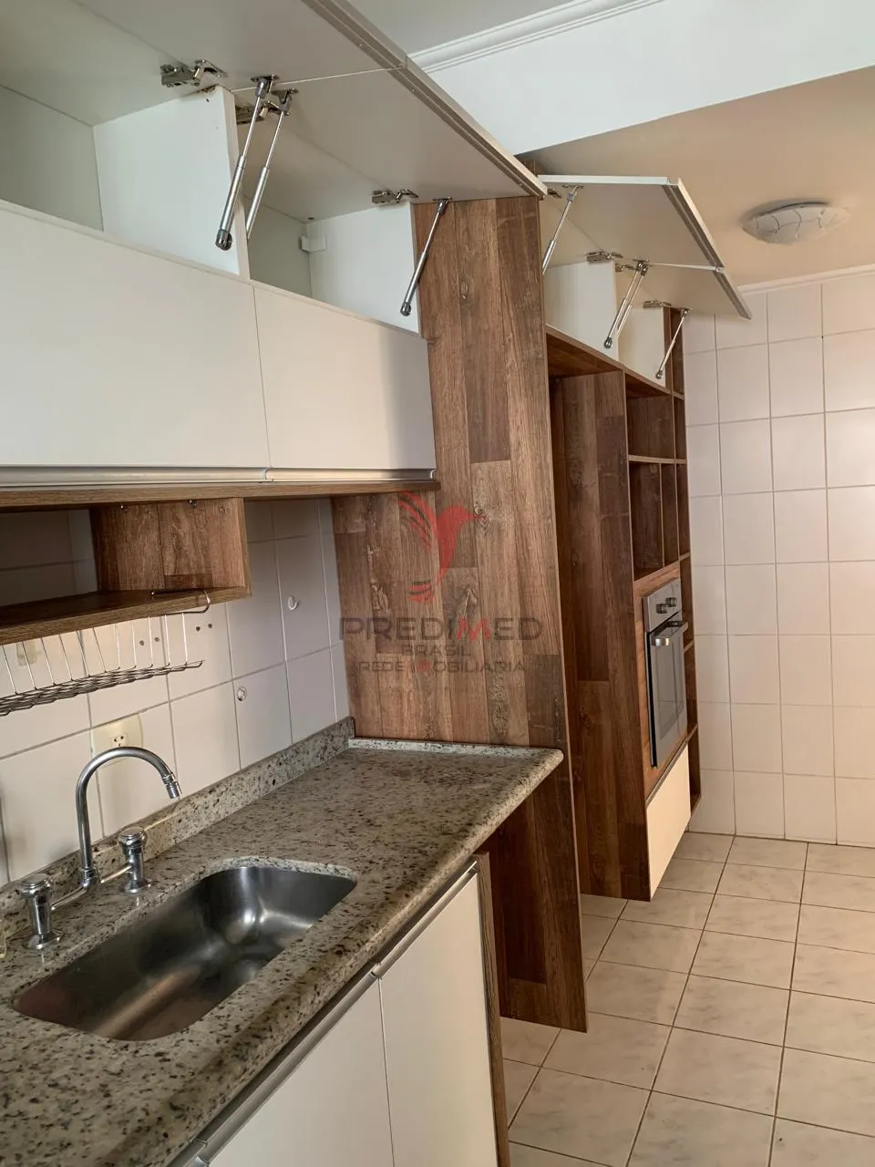 Imagem Vendo casa com 200 mts2, 4 Quartos( 2 Suites ) em condomínio fechado no Morumbi. SP