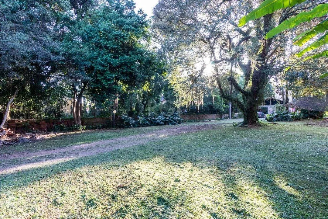 Imagem Casa para Venda - 292.21m², 4 dormitórios, sendo 2 suites, 3 vagas - Tristeza