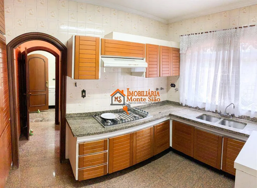Imagem Sobrado com 4 dormitórios à venda, 530 m² por R$ 2.000.000,00 - Vila Galvão - Guarulhos/SP