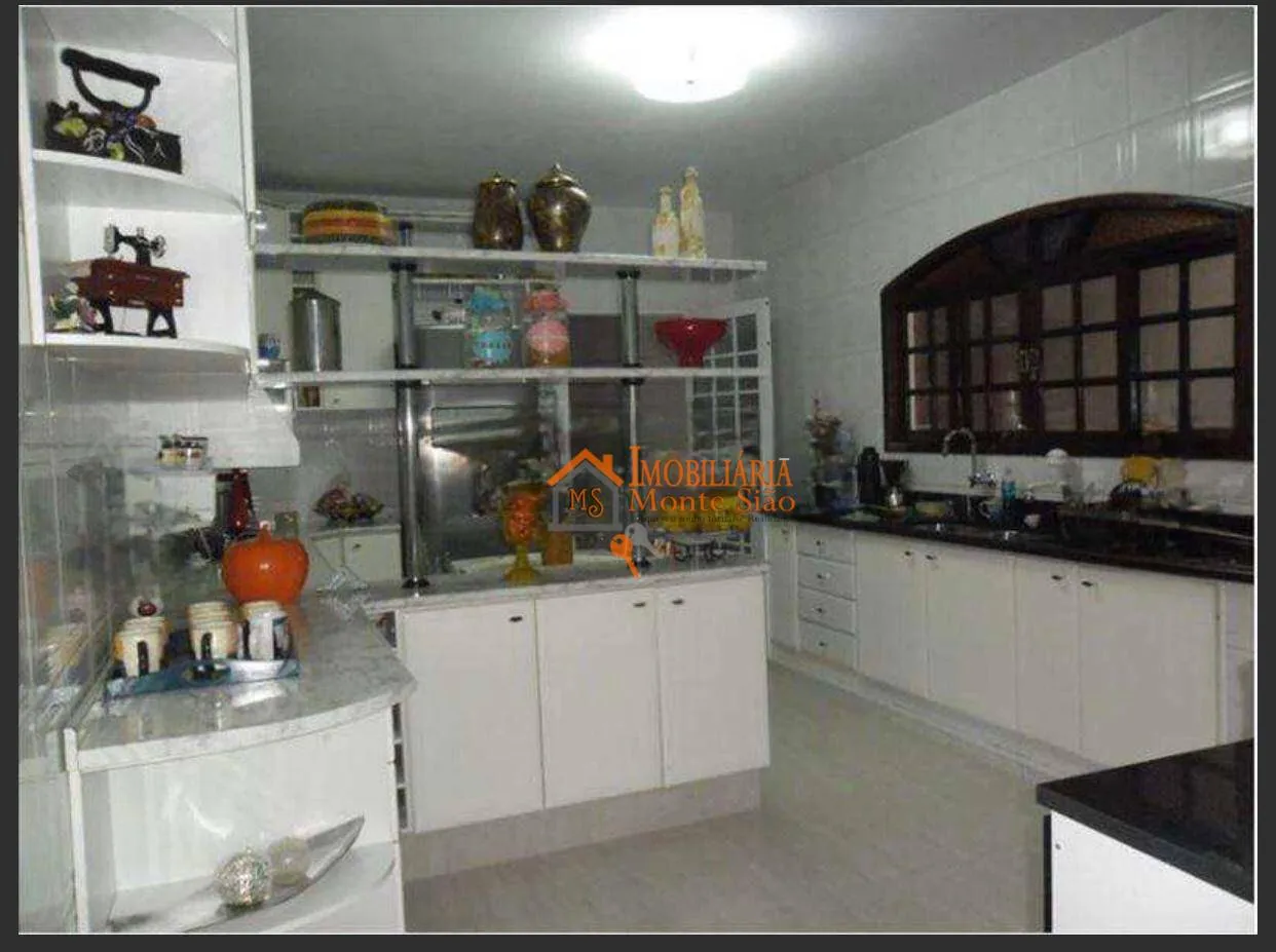 Imagem Sobrado com 3 dormitórios à venda, 250 m² por R$ 550.000,00 - Parque Uirapuru - Guarulhos/SP