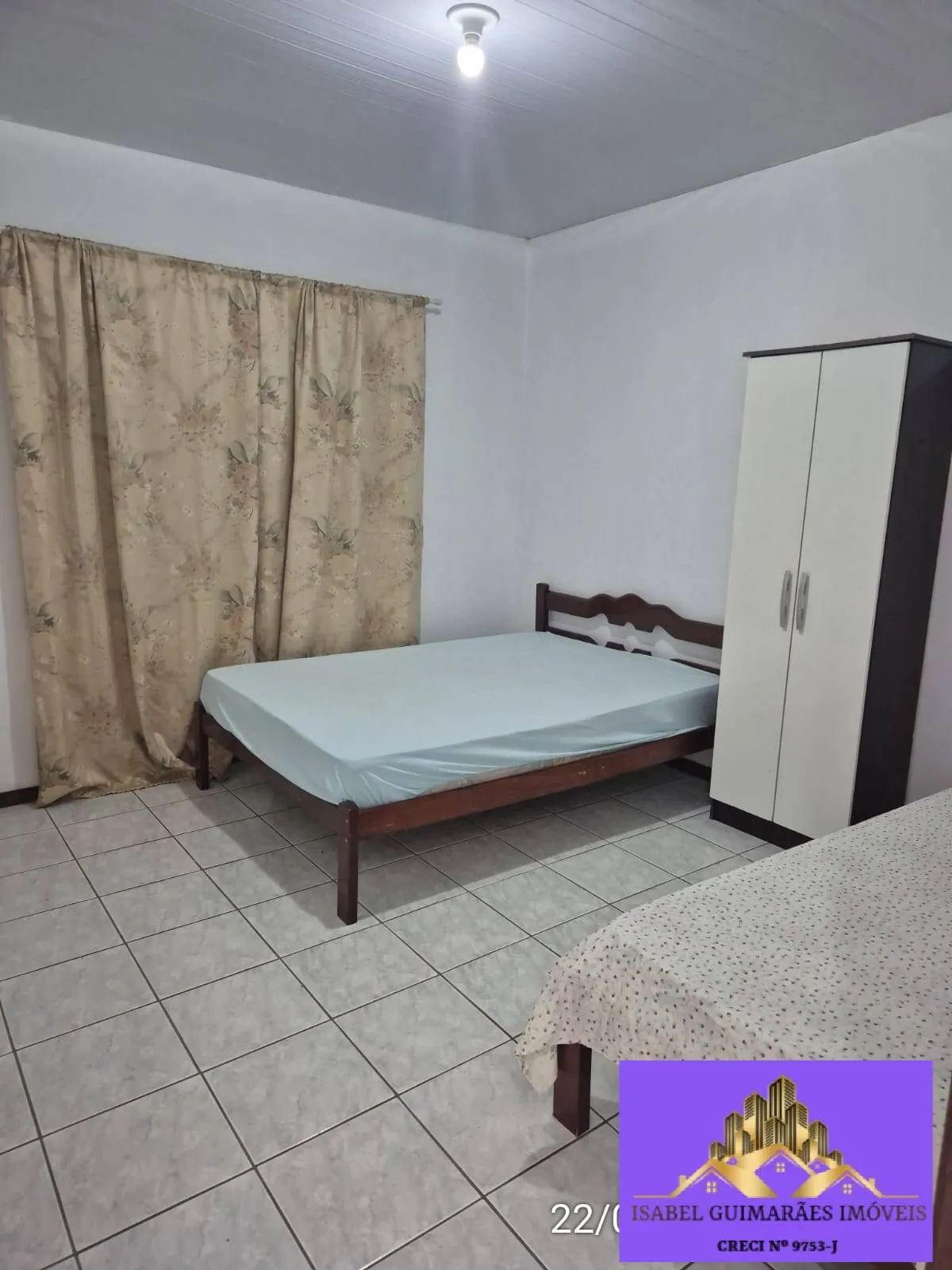 Imagem Alugo Casa Mobiliada, 04 quartos, 02 banheiros, no Centro de Navegantes