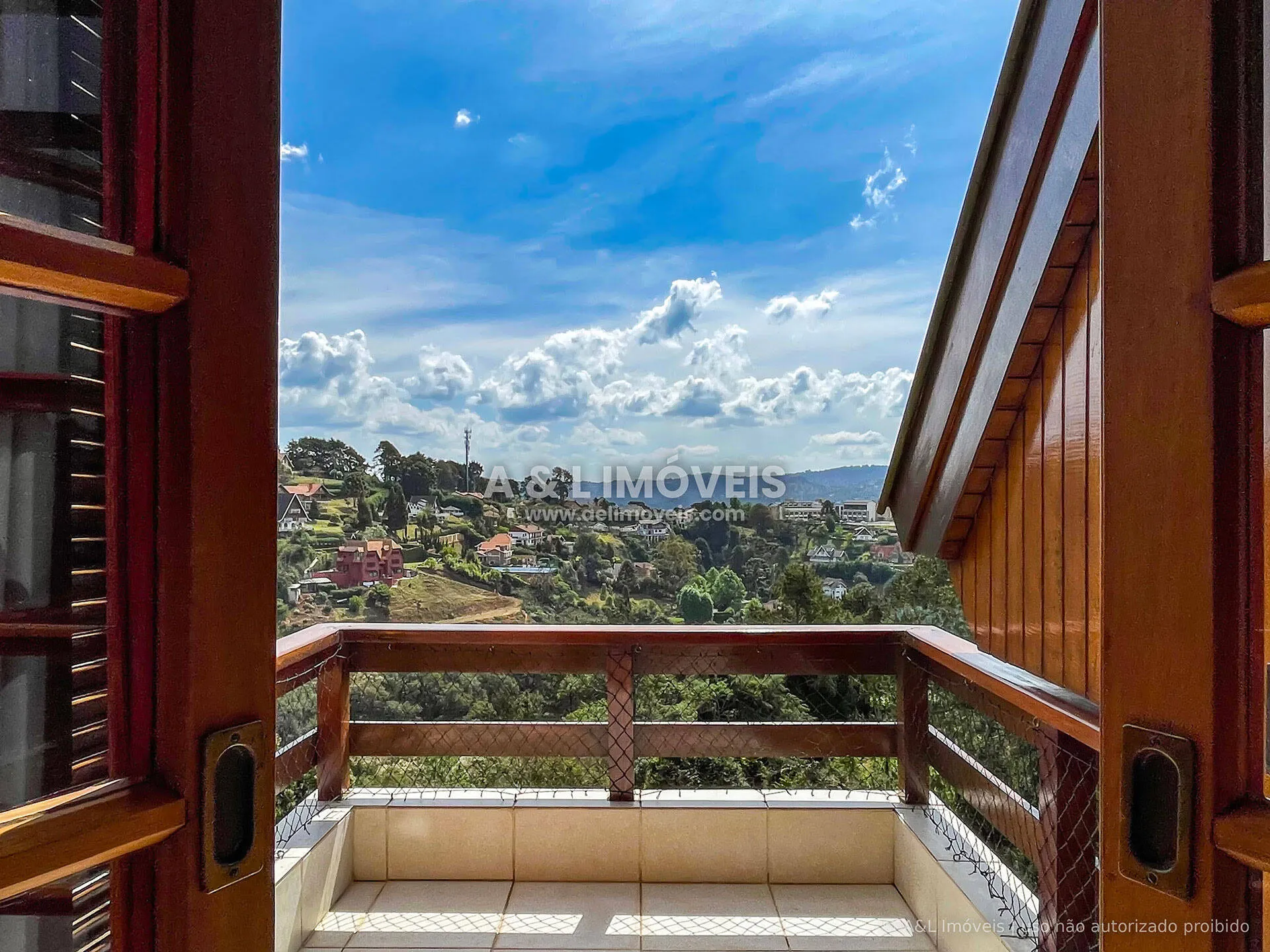 Imagem Cobertura duplex no Alto do Capivari com 3 suítes e sauna privativa