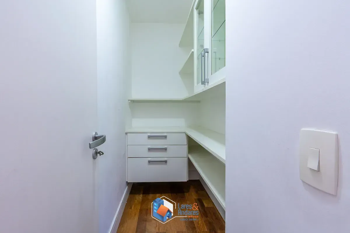 Imagem Apartamento para venda em Vila Suzana com 3 quartos, sendo 3 suítes, 220m²