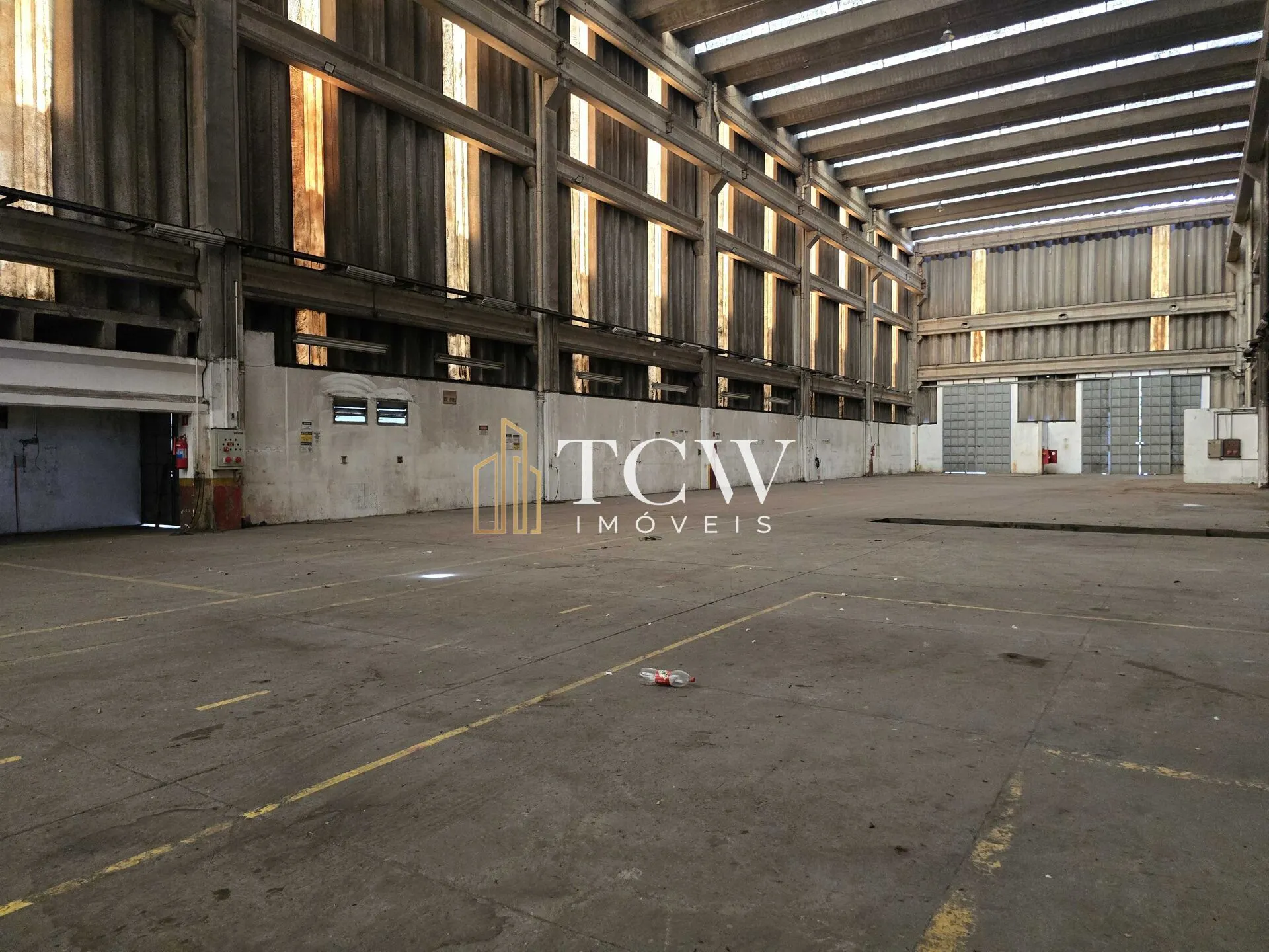 Imagem Galpão Industrial à Venda em Cumbica - Guarulhos/SP | 8.000 m² Construídos | Terreno 20.000 m²