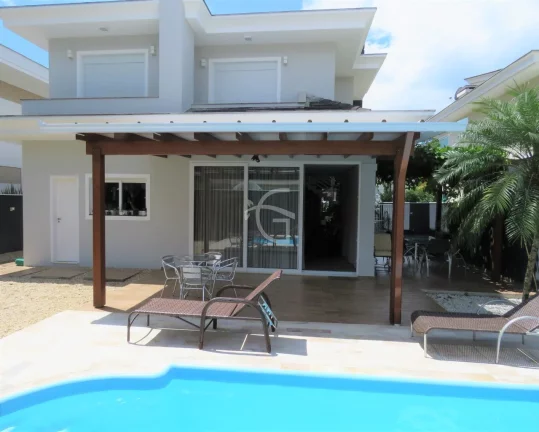Imagem Se é uma casa especial que você procura ! Ela está aqui ! CONDOMÍNIO FECHADO