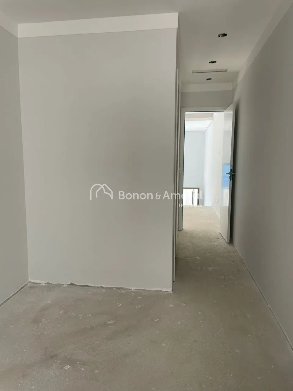 Imagem Casa em Condomínio Exclusivo no Parque das Universidades - Design Moderno e 3 Suítes ao lado da PUC