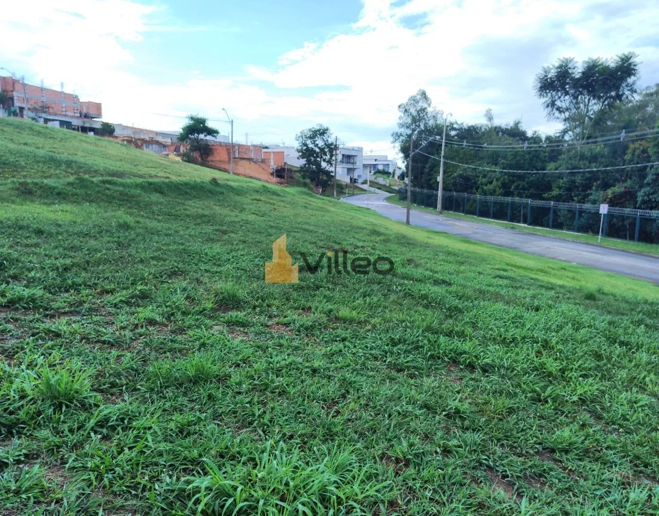 Imagem Descubra o privilégio de viver em um dos endereços mais cobiçados de Sorocaba. Este terreno de 1....