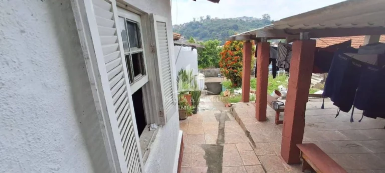 Imagem Terreno 250m², Escritura, Aclive com 2 casas antigas, 3 Vagas, no Início do Jardim Zaíra 2, Mauá-SP
