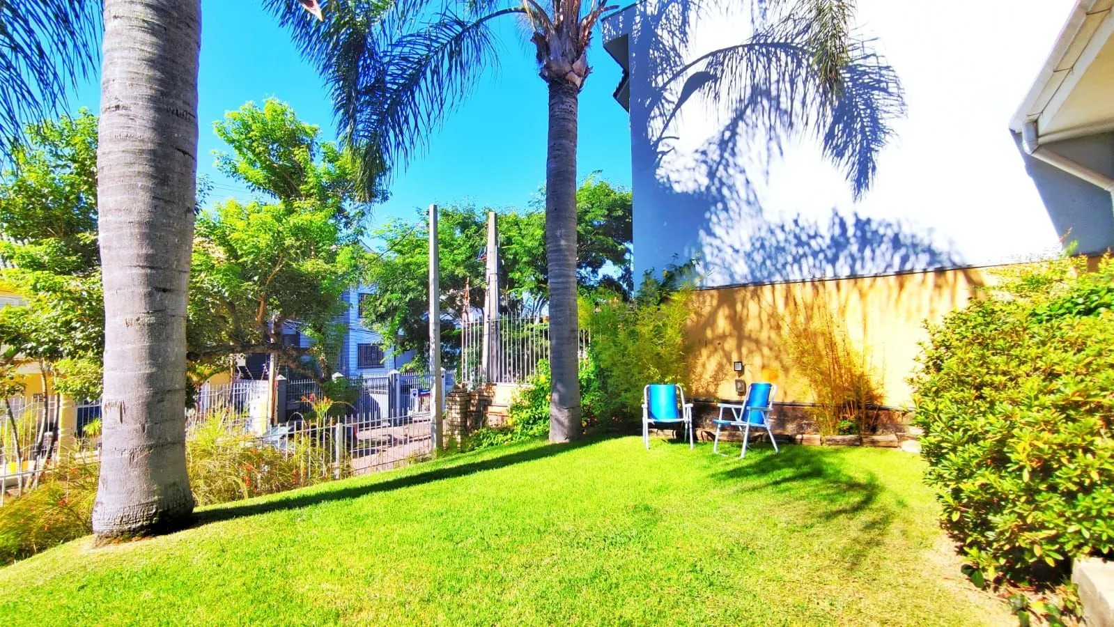 Imagem Casa com 4 Quartos e 2 banheiros e 2 Suites à Venda, 153 m² por R$ 990.000