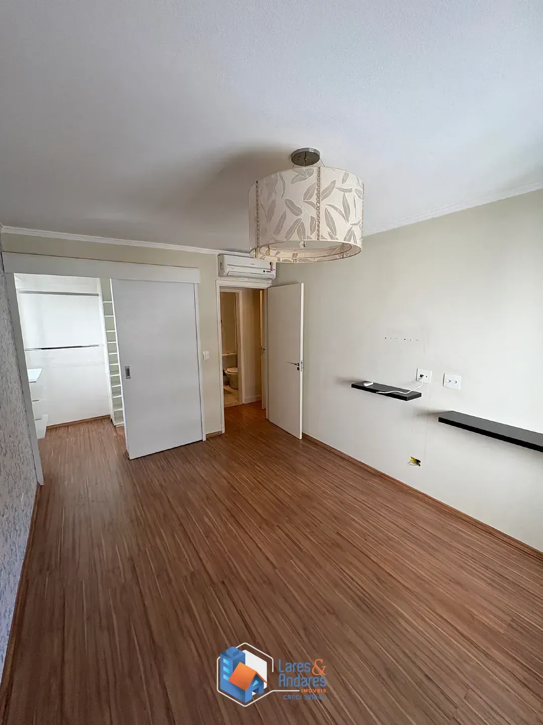 Imagem Apartamento para venda em Moema com 2 quartos, sendo 1 suíte, 85m²