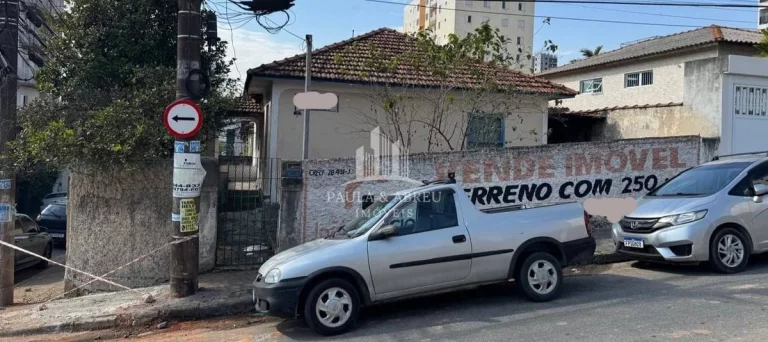 Imagem Terreno com 250 m 12,5 de frente por 20 de fundo Vila Vitoria