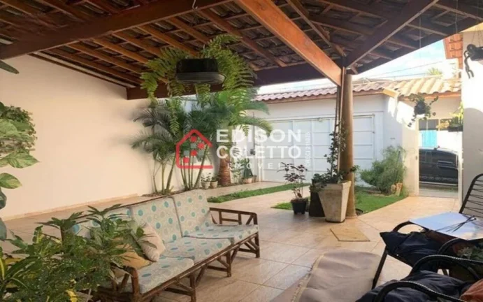Imagem Linda Casa no bairro São Matheus com 3 quartos toda avarandada com lindo paisagismo