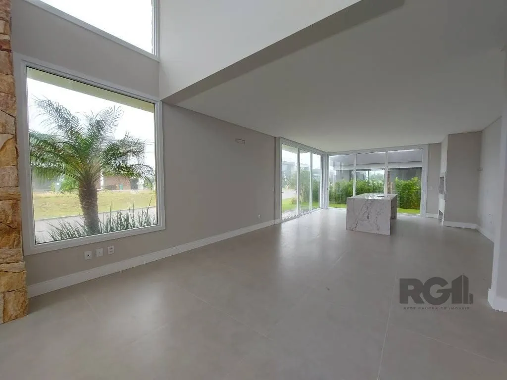 Imagem Casa de Condomínio em Atlântida Sul