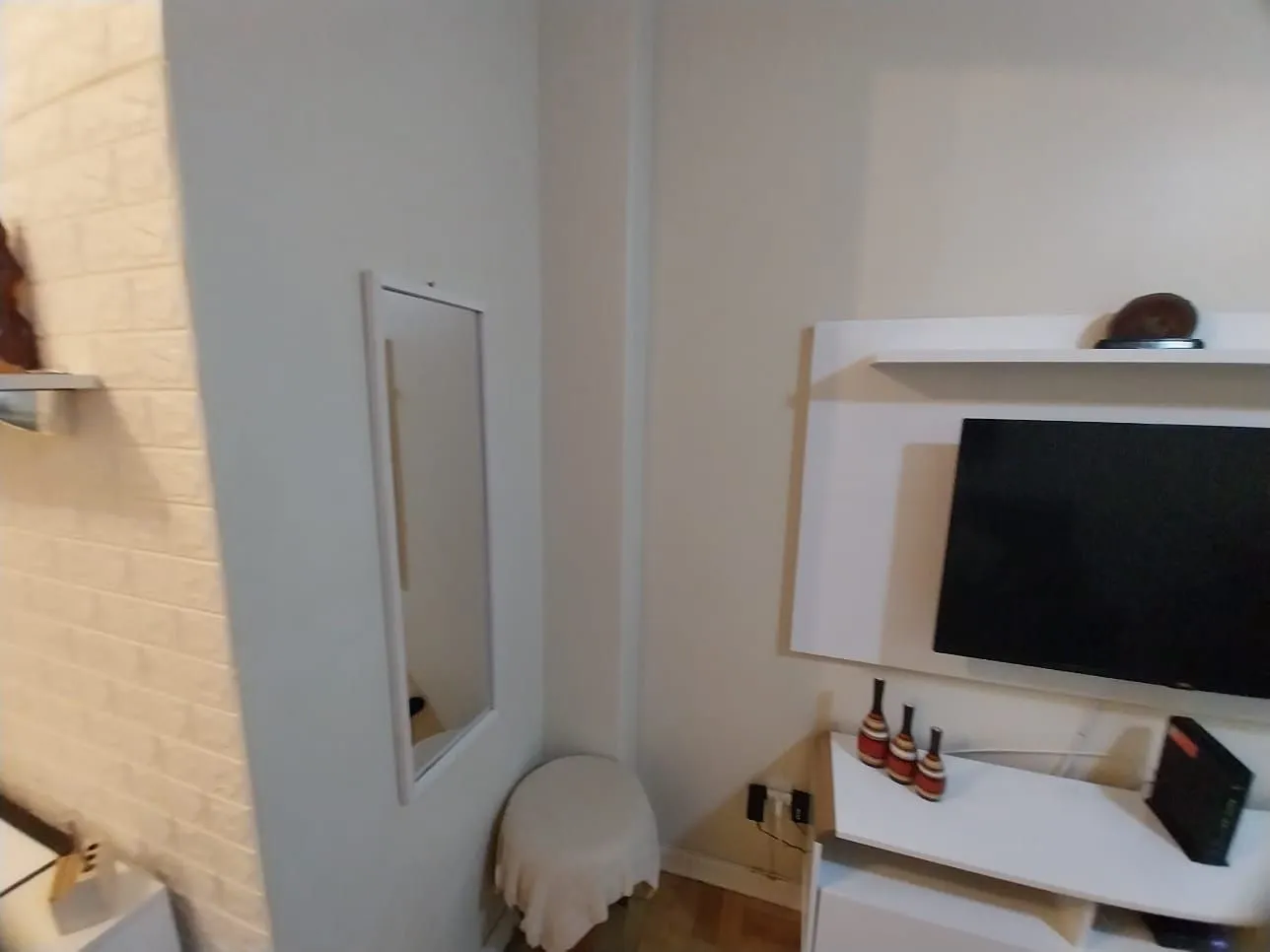 Imagem Oportunidade Excelente Apartamento 1D Mobiliado 2 piso com elevador Cidade Baixa.