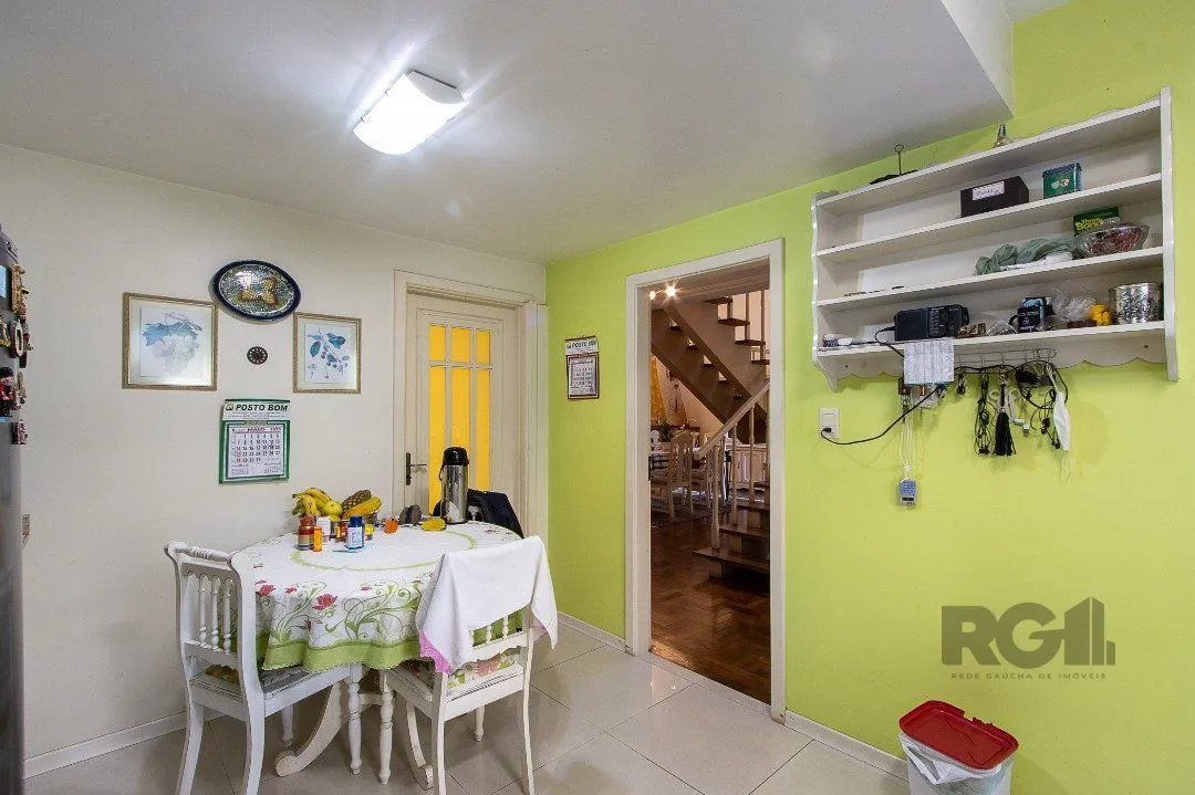 Imagem Casa tipo sobrado, com 3 dormitórios em Canoas