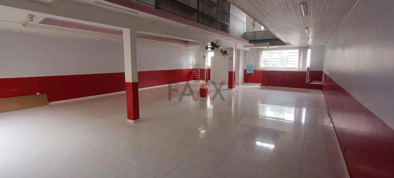 Imagem Sala Comercial Espaçosa no Centro Ideal para Escritório ou Consultório