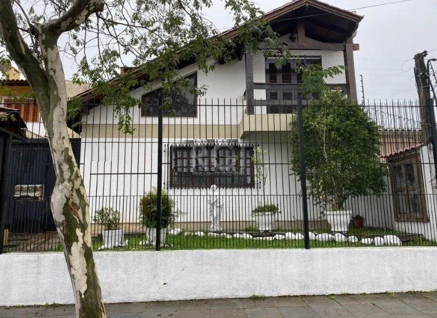 Imagem Casa para Venda - 330m², 6 dormitórios, 3 vagas - Cavalhada