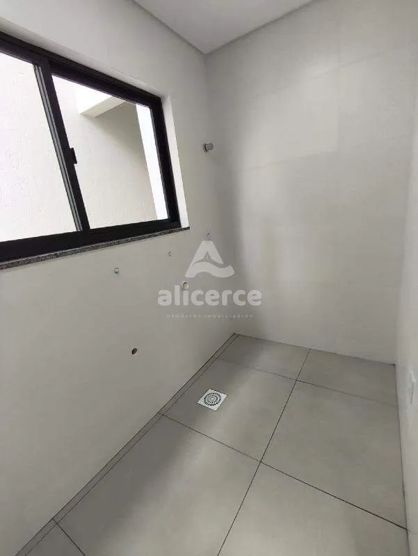 Imagem Sobrado à venda com 3 quartos 1 suíte, 100m² em Serraria São José