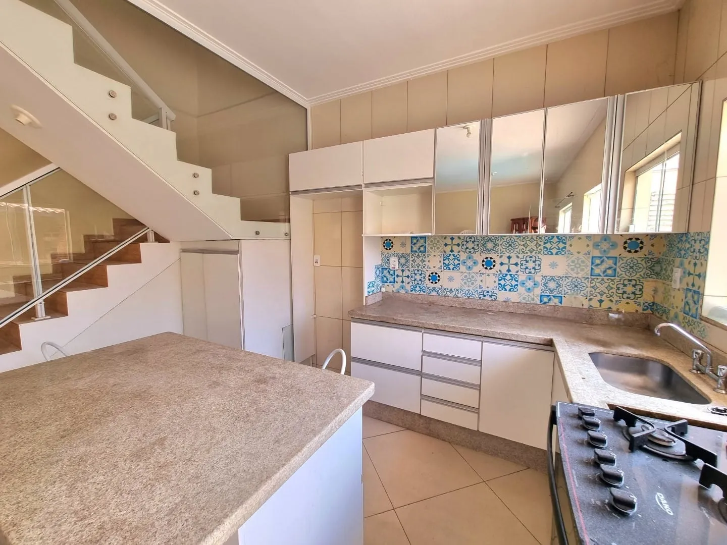 Foto do imóvel Sobrado para venda, Residencial e Comercial Portal dos Eucaliptos, Pindamonhangaba, SP
