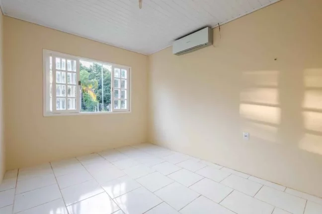 Imagem DESOCUPADA!!! Casa dois dormitórios, cond fechado junto RS040, Águas Claras
