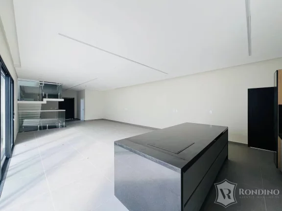 Imagem Casa sobrado localizado no condomínio Alphaville Nova Esplanada 2.