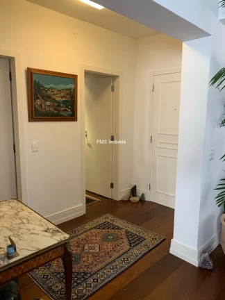 Imagem Imperdível oportunidade de adquirir apartamento de luxo no Itaim Bibi, São Paulo-SP: 3 quartos, 2 suítes, 4 banheiros, 2 vagas de garagem, 160m²!