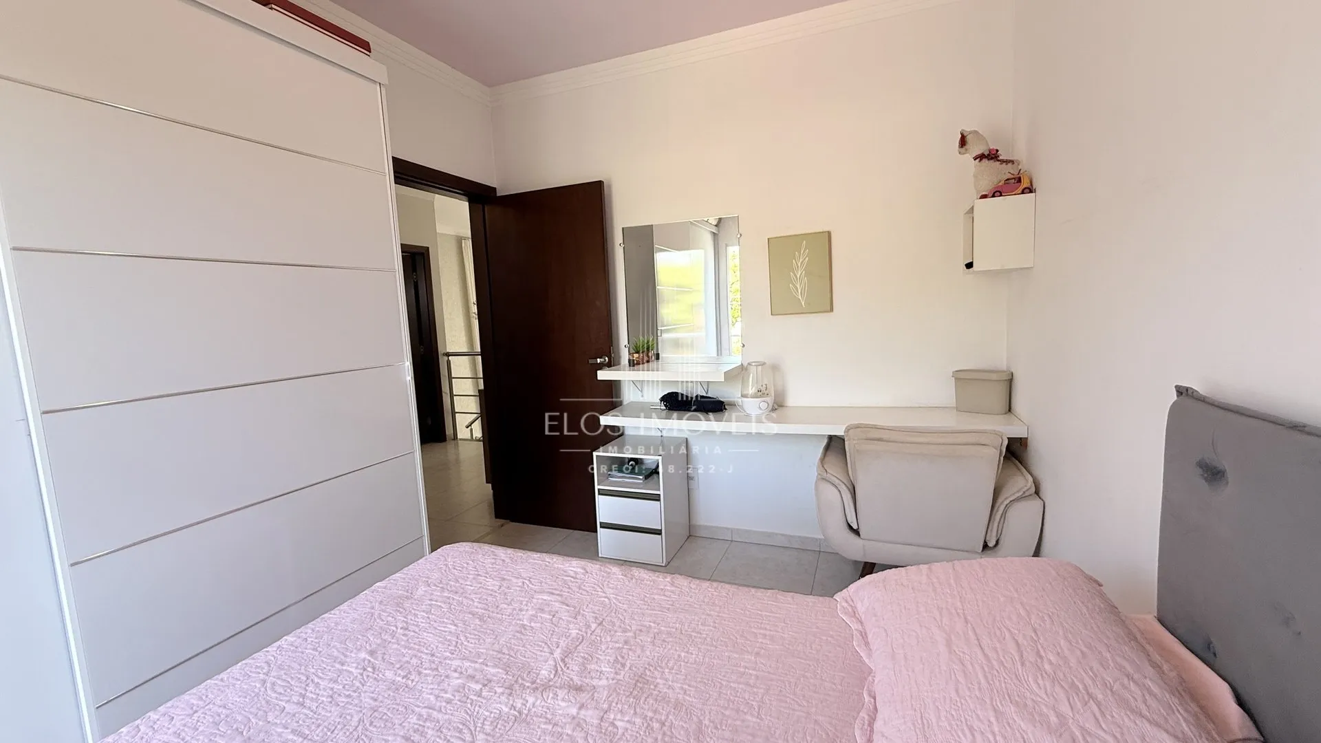 Imagem Sobrado de 3 quartos, 191m² no bairro Parque Residencial Roland, em Limeira