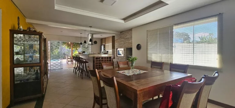 Imagem Casa à Venda, 310 m2, 3 Dormitórios (Suíte), 4 Vagas - Pedra Branca - Palhoça/SC