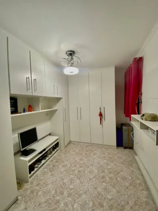 Imagem Casa com 2 Moradas 200 m² Construída 5 Dormitórios 2 Vagas de Garagens