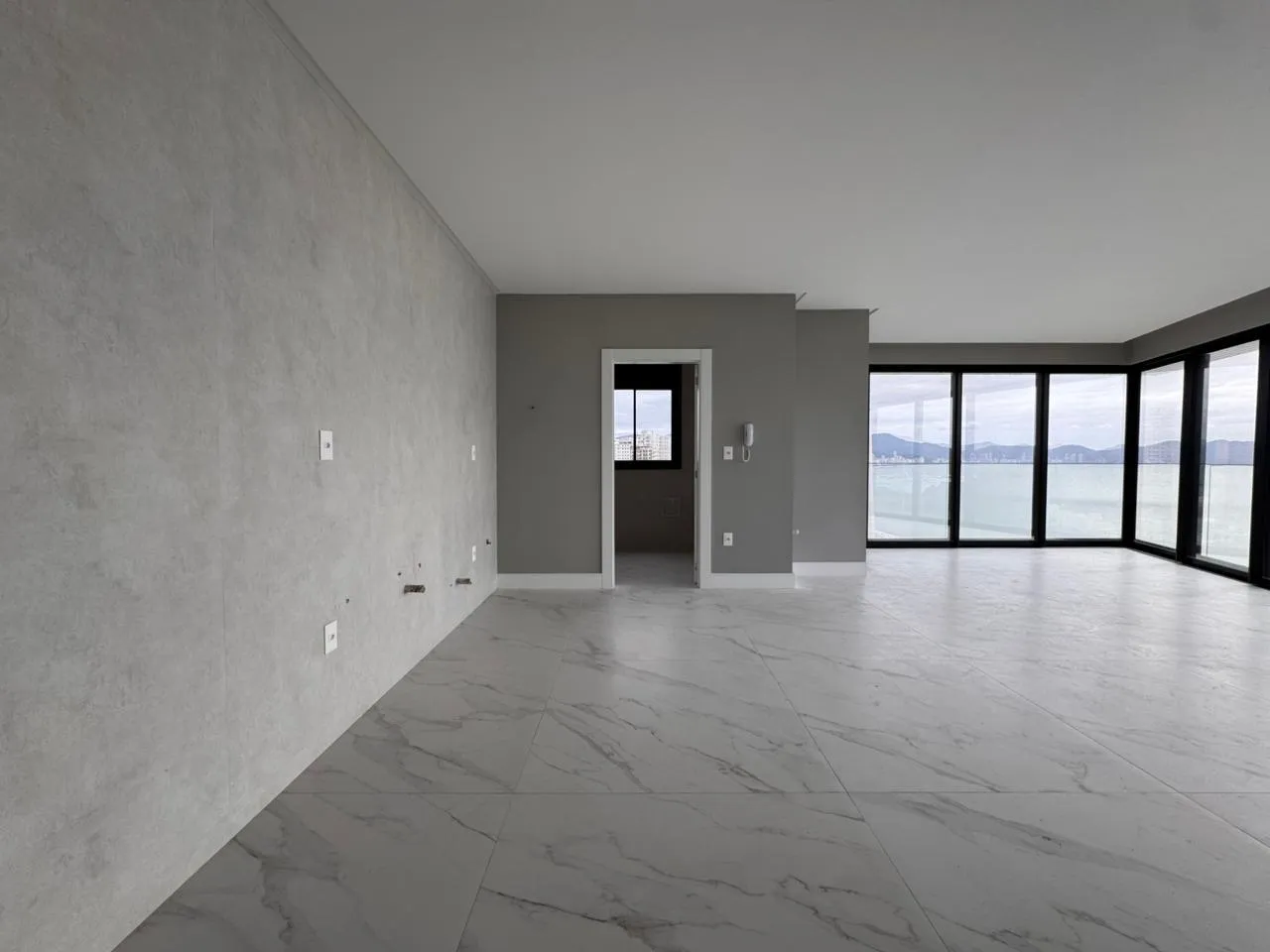 Imagem Apartamento com vista para o mar à venda com 155.85m2 por R$ 3.900.000,00