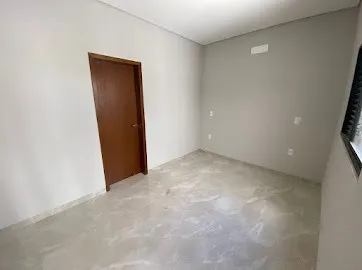 Imagem Oásis Residencial no Condomínio Horto Villagio: Casa Térrea com Piscina e Elegância Inigualável