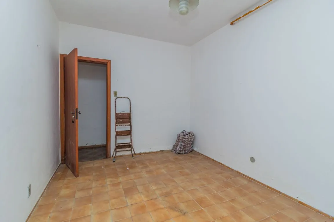 Imagem Casa de 4 dormitorios à venda Avenida Tramandaí, Ipanema - Porto Alegre