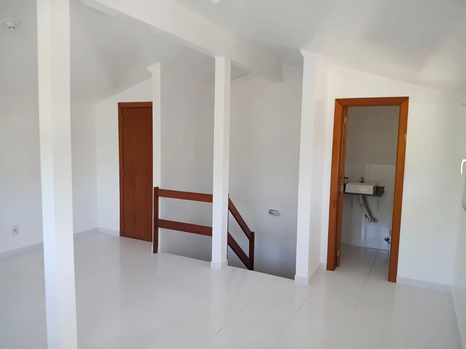Imagem Casa de condomínio com 3 dormitórios no bairro Ipanema