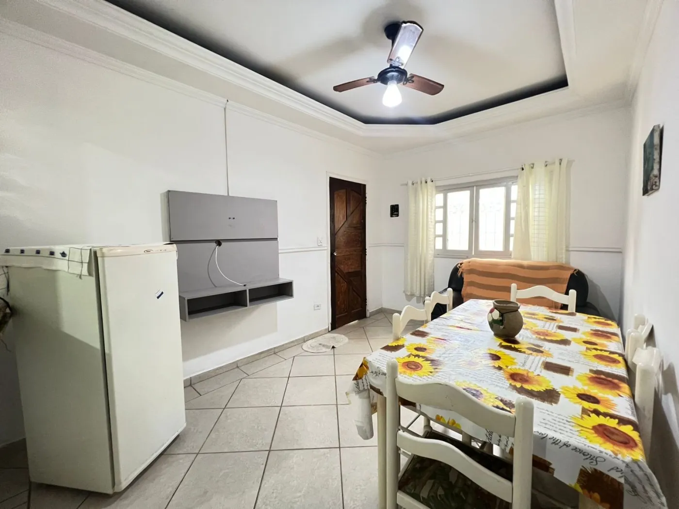 Imagem Casa para Venda em Praia Grande, Maracanã, 2 dormitórios, 1 suíte, 1 banheiro, 2 vagas