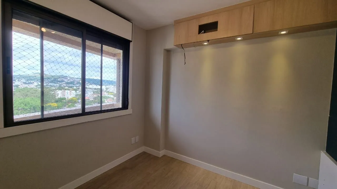 Imagem Apartamento 03 dormitórios, duas vagas individuais, edifício com infra, Bairro Cristal