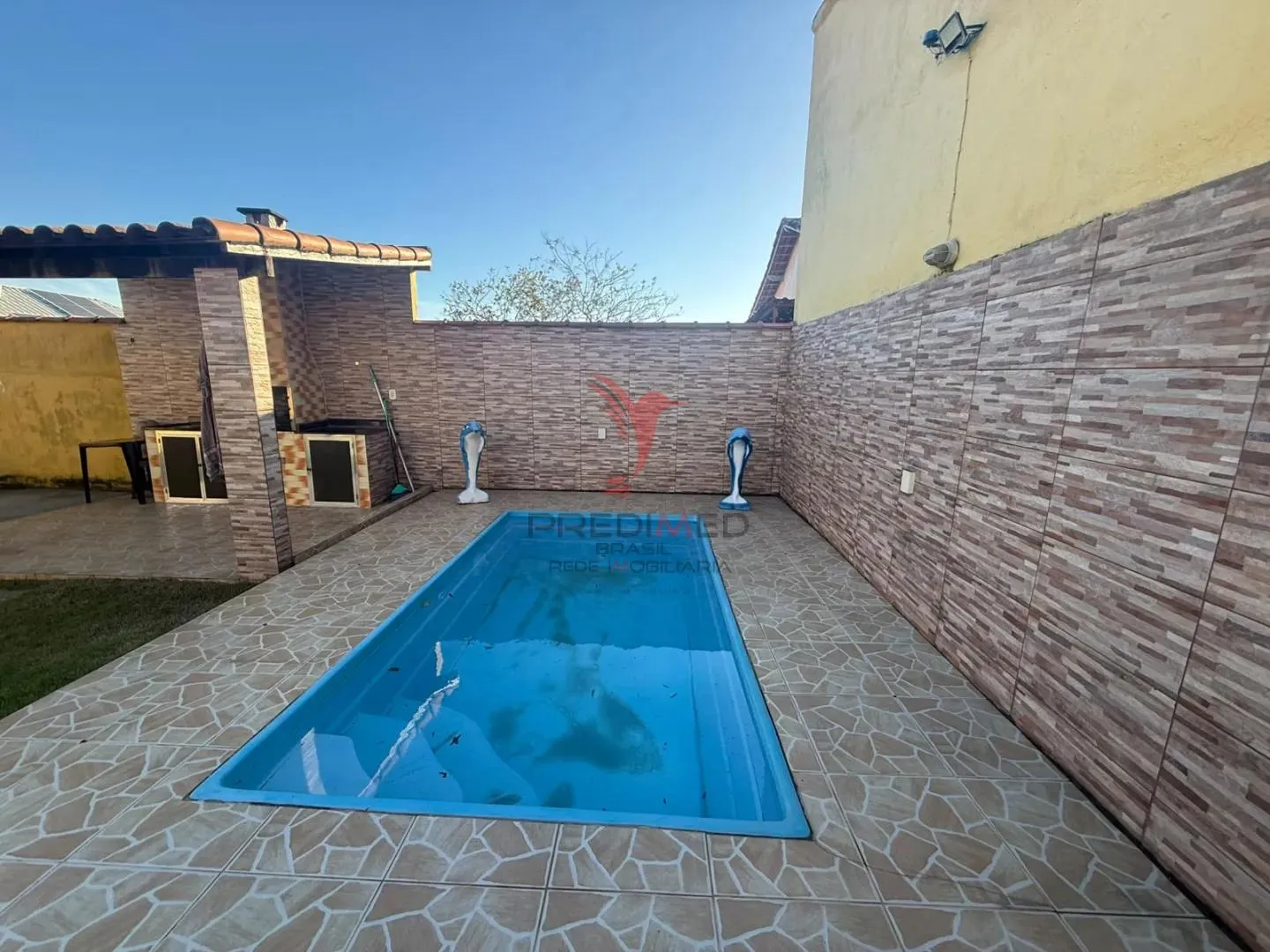 Imagem CASA À VENDA COM PISCINA - R$ 400.000