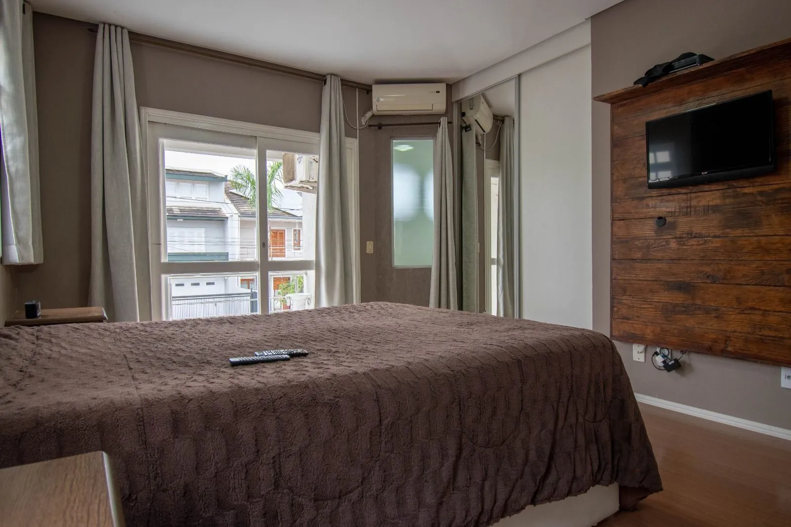 Imagem Casa sobrado no bairro Mont Serrat em Canoas