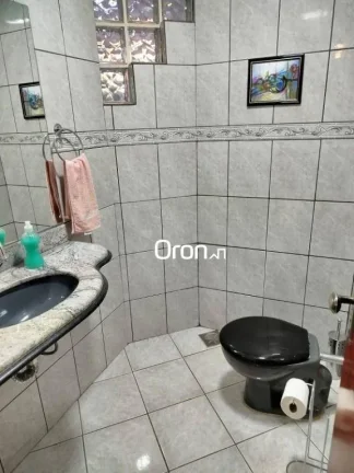 Imagem Sobrado com 4 dormitórios à venda, 300 m² por R$ 780.000,00 - Jardim Atlântico - Goiânia/GO