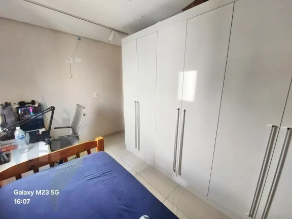 Imagem Apartamento Lindo, Reformado, 2 dorms, 1 banheiro, 1 vaga coberta